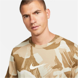 NIKE Dri-FIT Camouflage Printed Trainingsshirt Herren 242 - hazel rush L