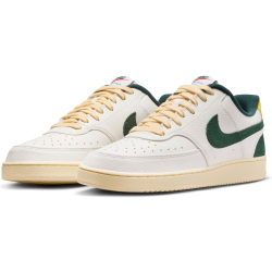 NIKE Court Vision Low Sneaker